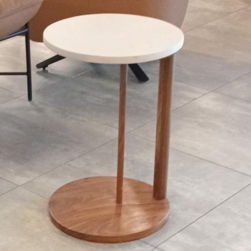 Classic round marble coffee table